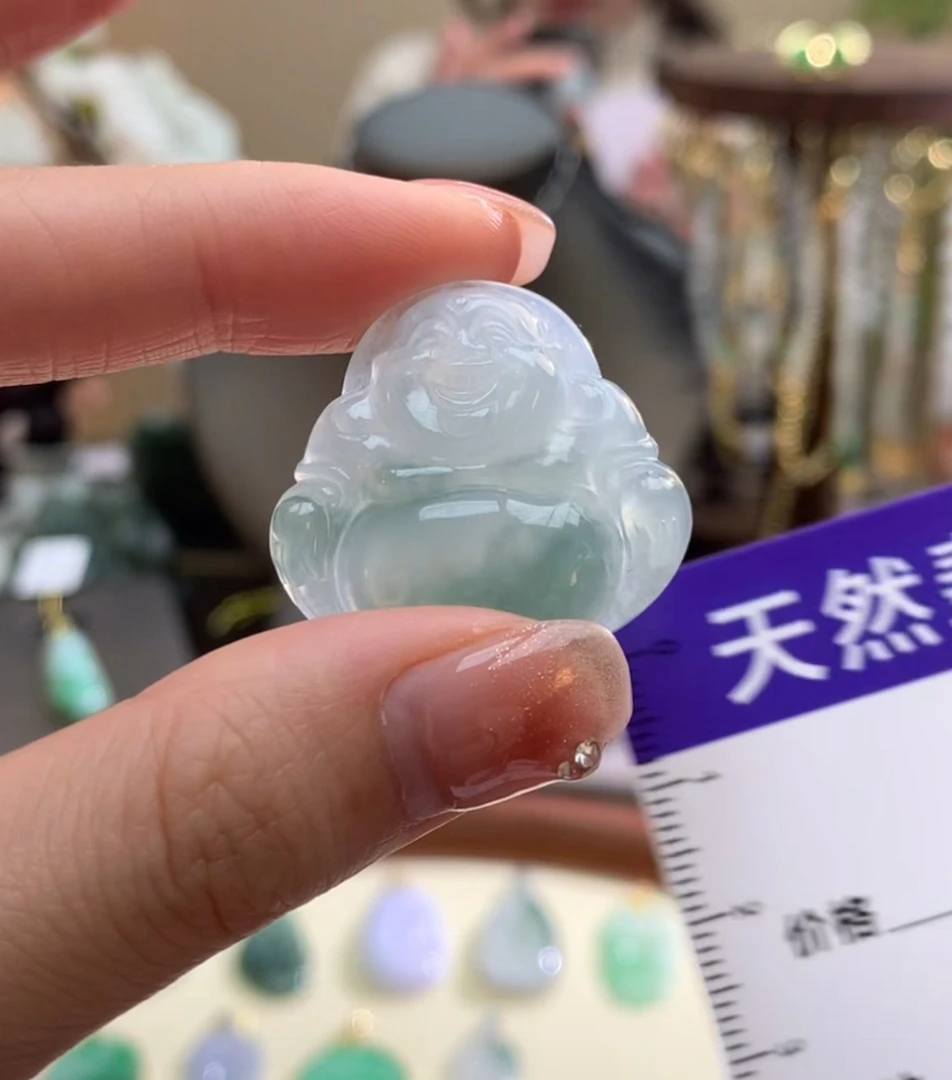 天然A货翡翠吊坠