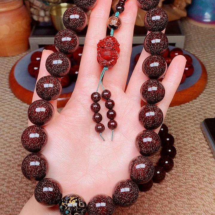 檀香紫檀（小叶紫檀）20手持