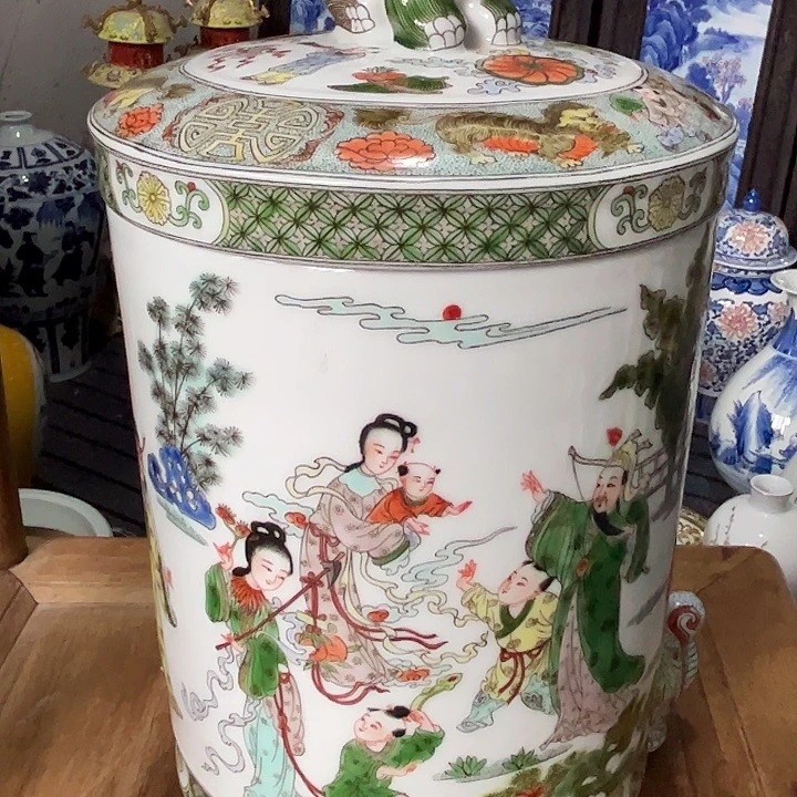 摆件粉彩人物瓷器精品