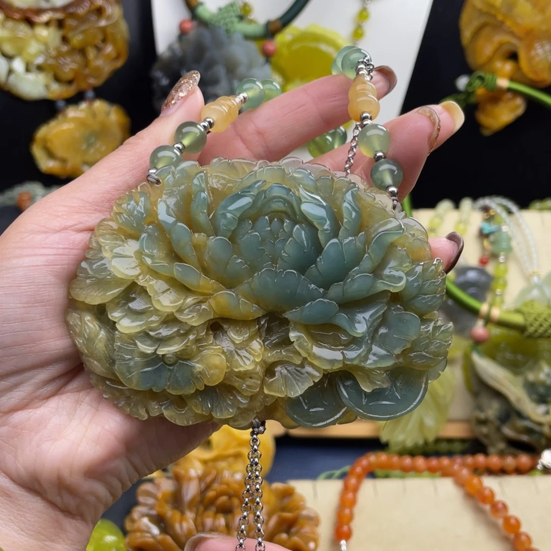 未镶嵌蛇纹石玉颈饰