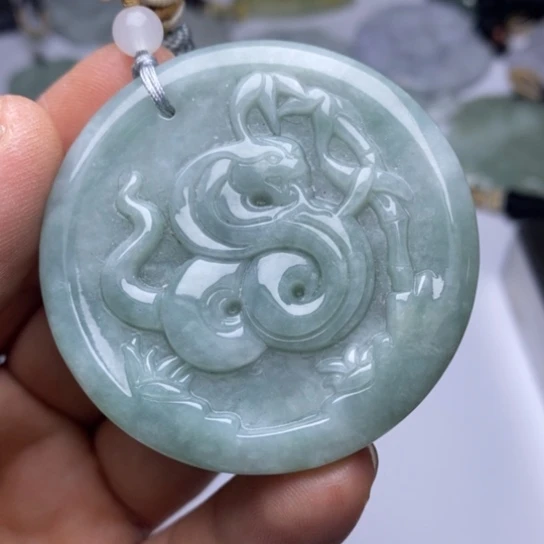 翡翠未镶嵌颈饰翡翠