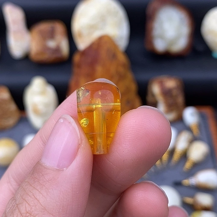 琥珀未镶嵌裸石11三通虫珀v64
