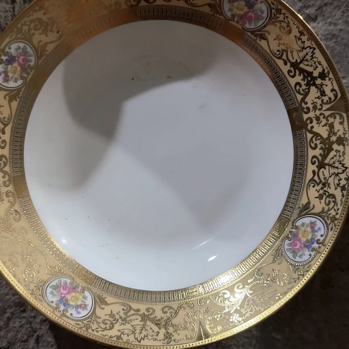 搪瓷微瑕疵一个盘子