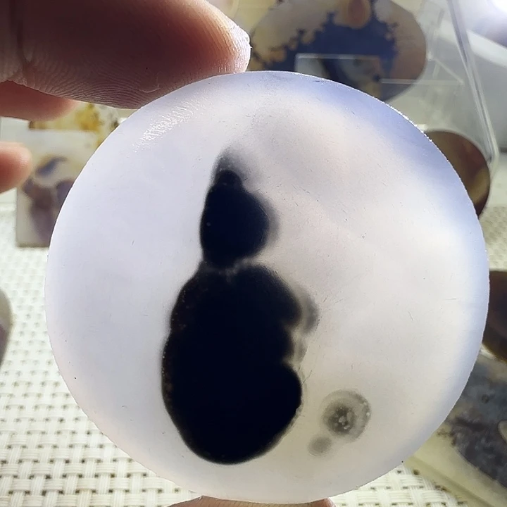 玛瑙/玉髓未镶嵌珠宝奇石