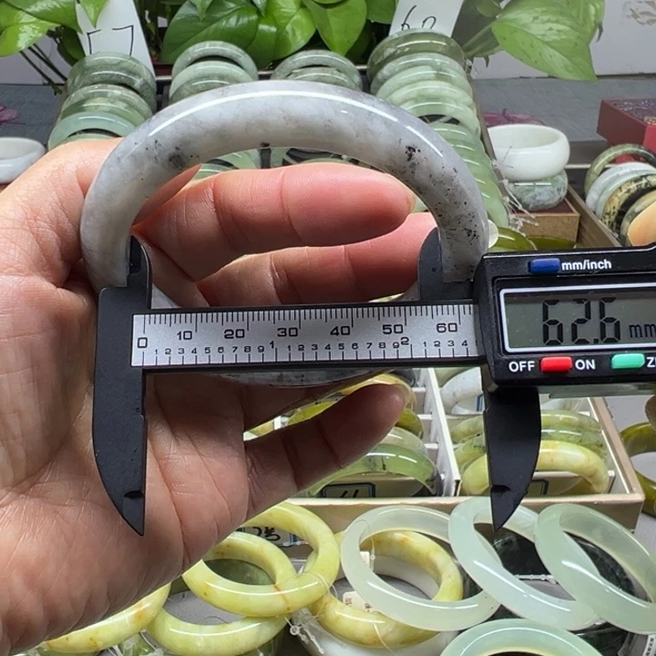 蛇纹石玉未镶嵌手镯58