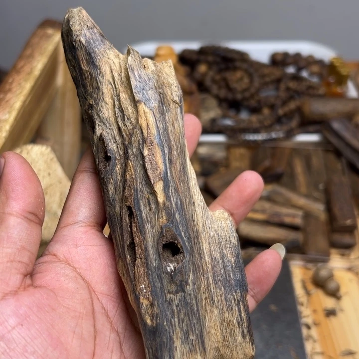 沉香碎屑沉香77克