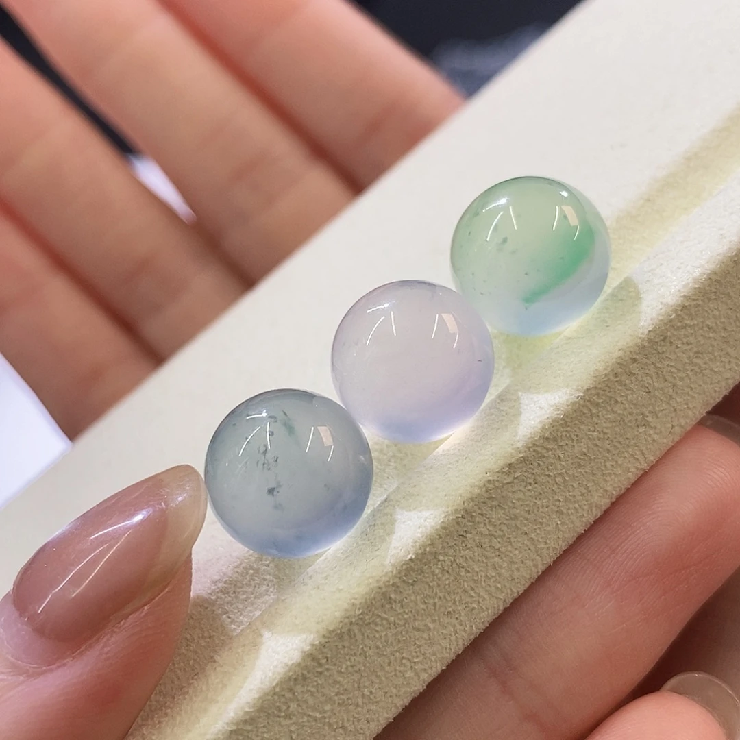 翡翠未镶嵌挂件单颗价，多样性发其一