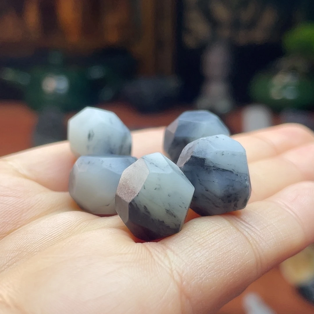 和田玉未镶嵌挂件新疆白底青花意境单珠（一个）