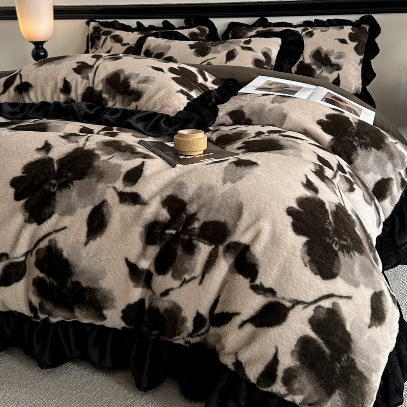 高端兔兔绒花边四件套2025新款冬季加绒加厚牛奶绒双面绒被套4