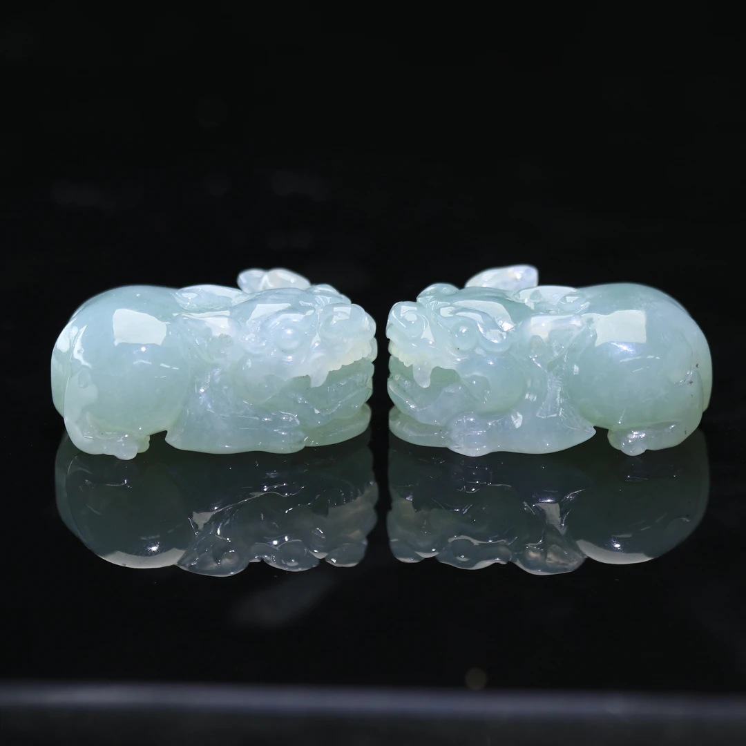 37天然缅甸翡翠A货晴绿貔貅/800349/上海嘉禾拍卖