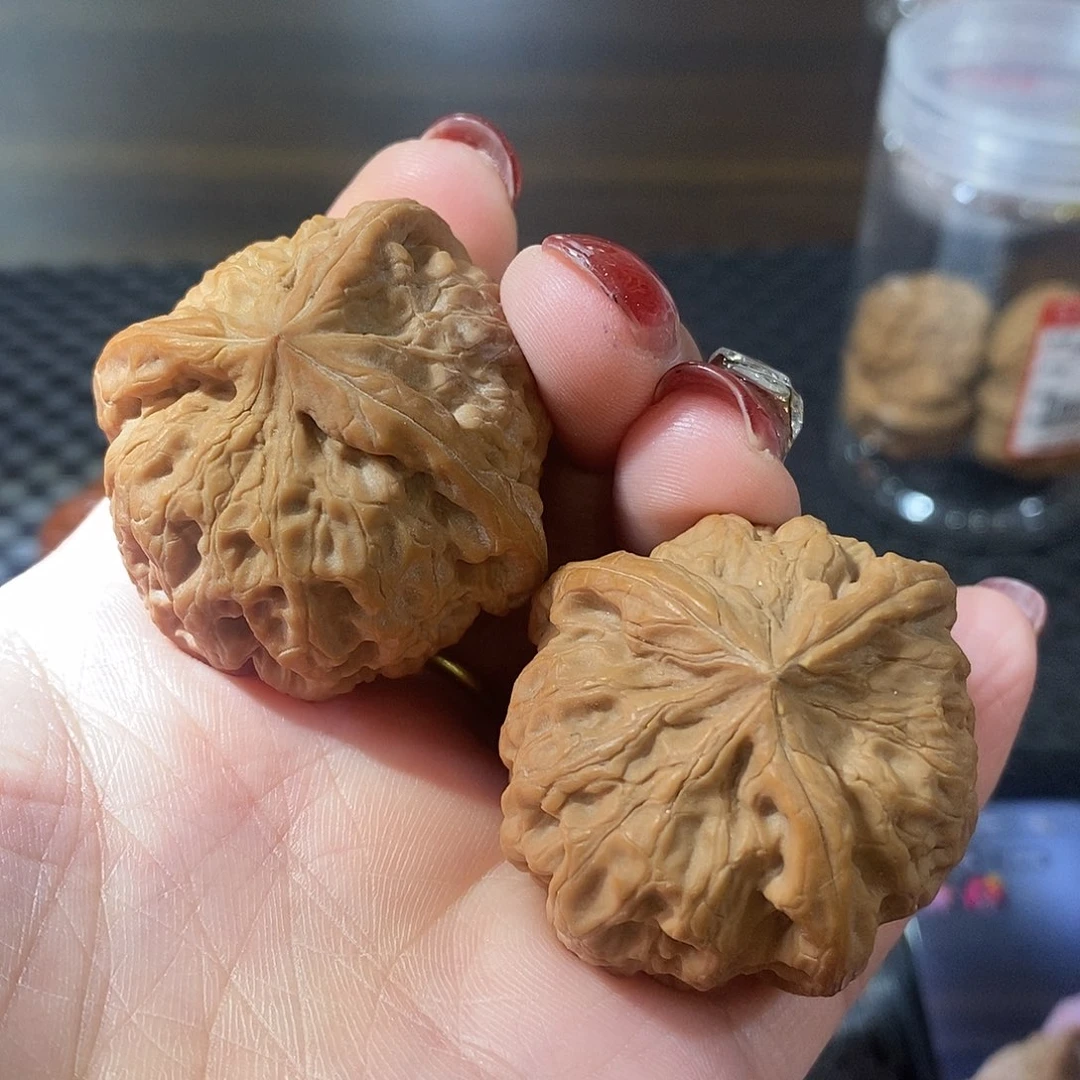 文玩核桃吊坠瑞雪三棱41全