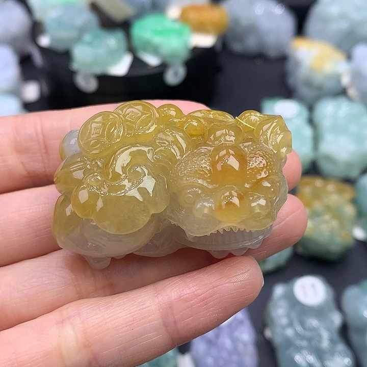 奇***成翡翠未镶嵌颈饰天然缅甸A货翡翠貔貅吊坠