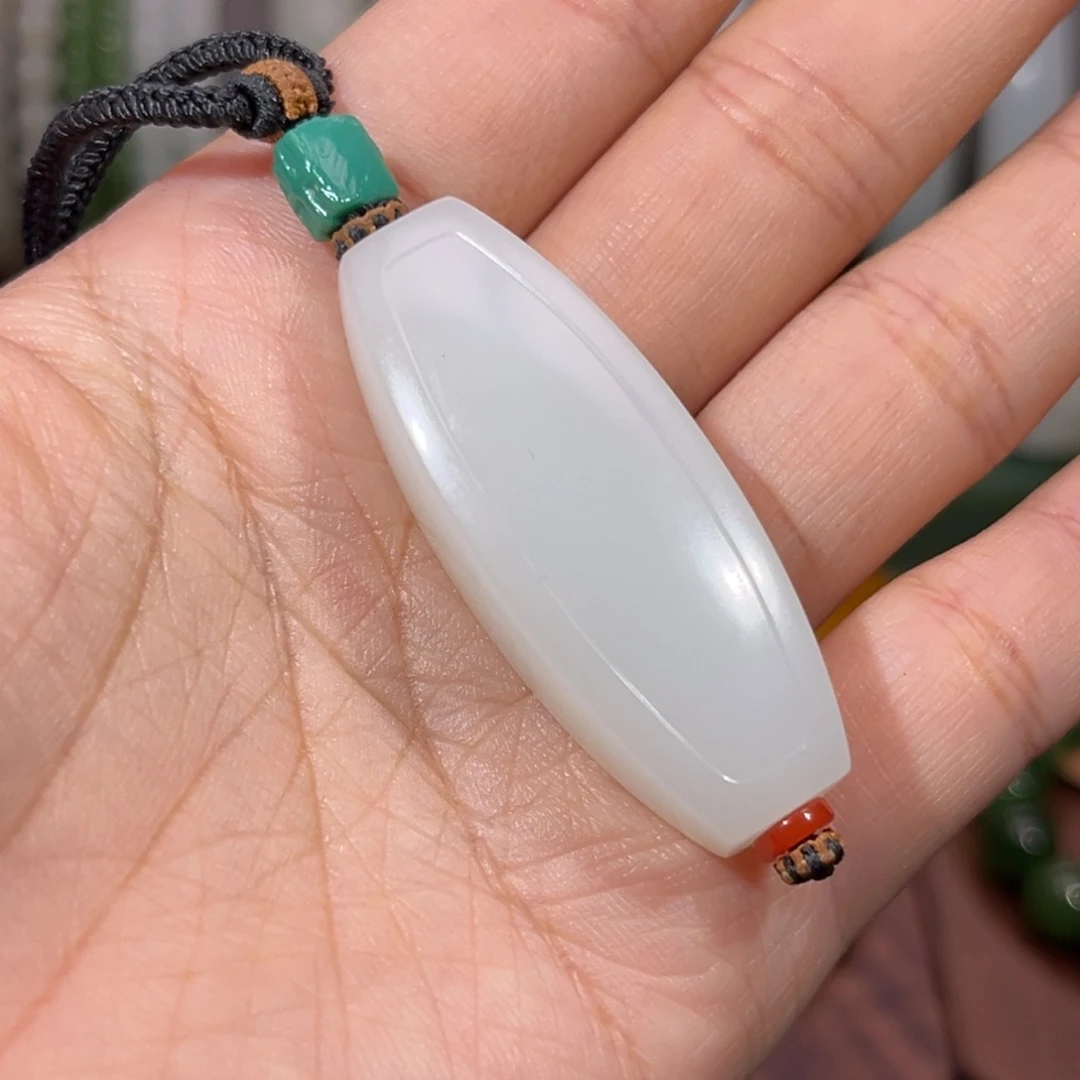 化***。颈饰未镶嵌和田玉