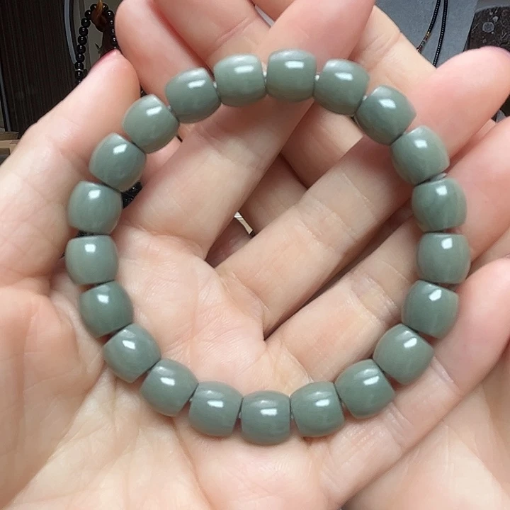 和田玉（墨玉）未镶嵌颈饰卡10直切沙枣青