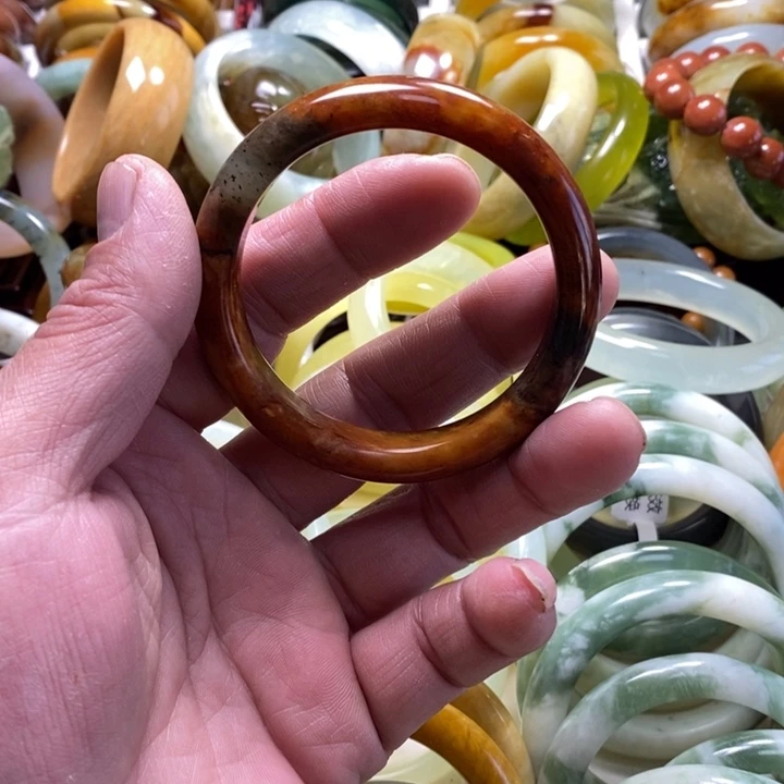 未镶嵌透闪石-蛇纹石玉手镯