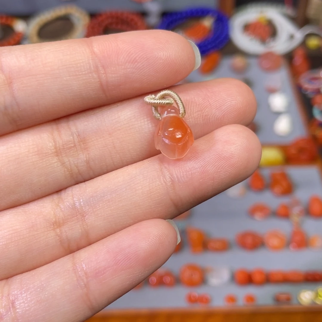 南红玛瑙未镶嵌玉兰花