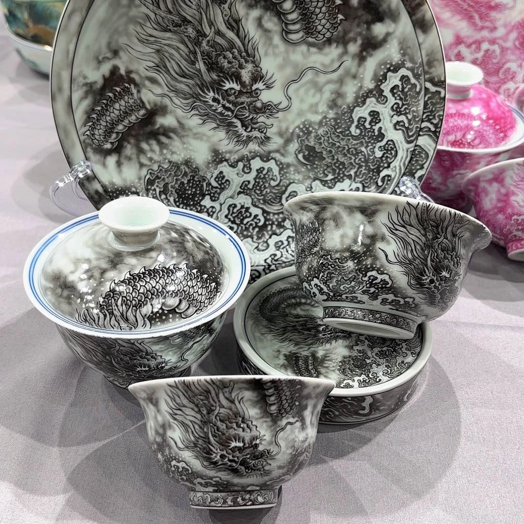 瓷片景德镇陶瓷学院副院长兼美术