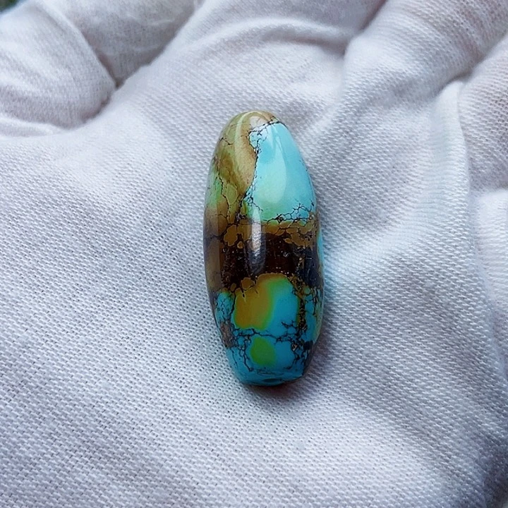 绿松石未镶嵌颈饰