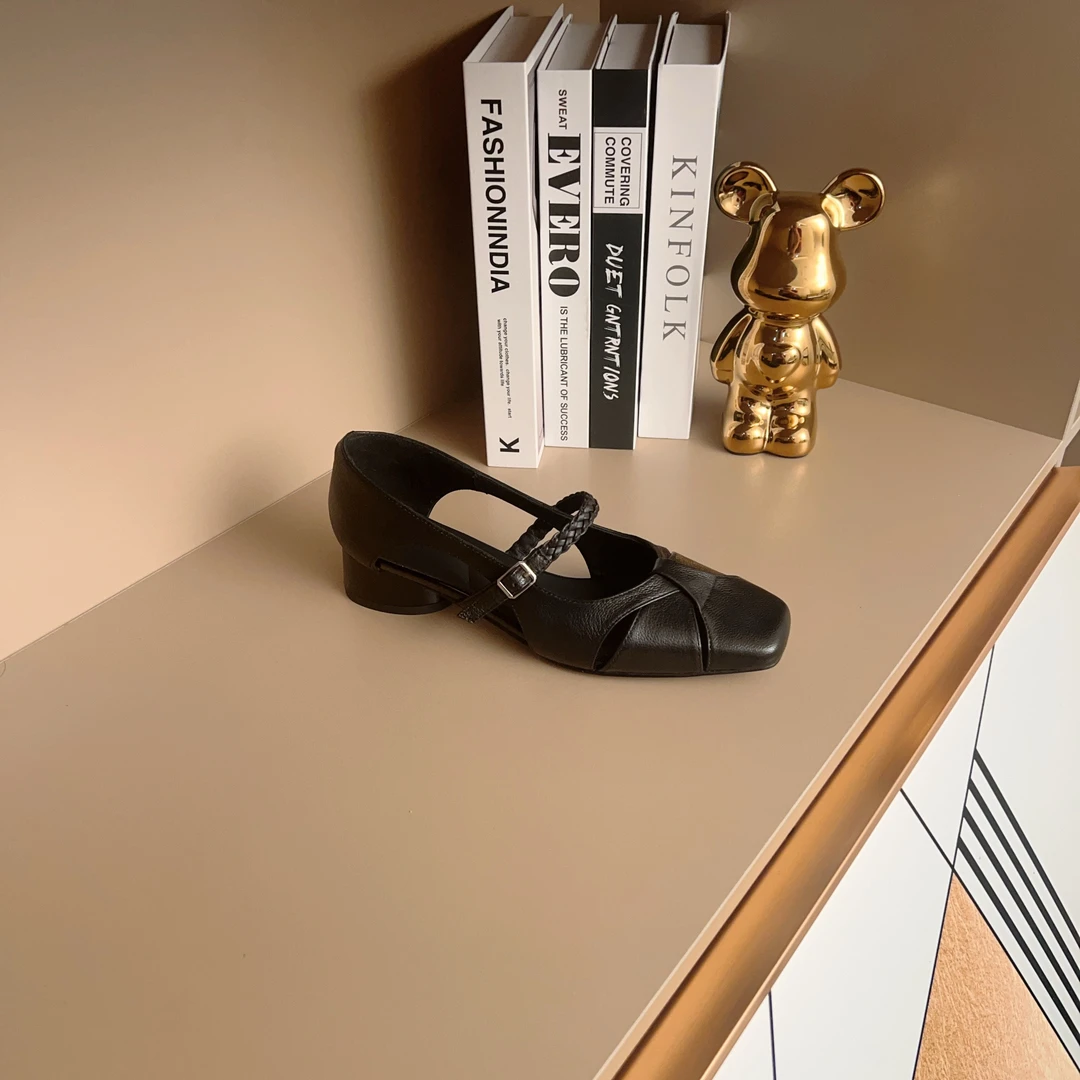 2025夏季柔软/小羊皮/3CM/显瘦百搭手工编织绑带粗跟包头凉鞋W631