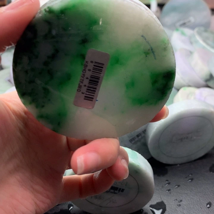 未镶嵌绿定制翡翠