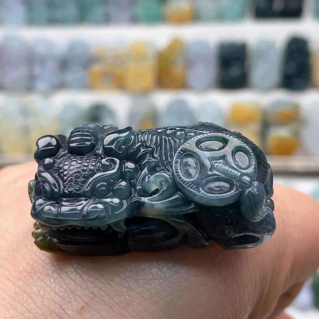 翡翠吊坠(赠链)未镶嵌