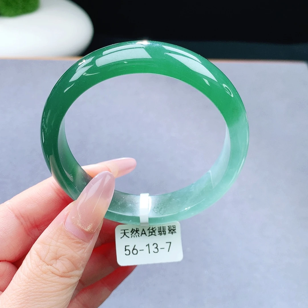 未镶嵌手镯（圆镯）翡翠