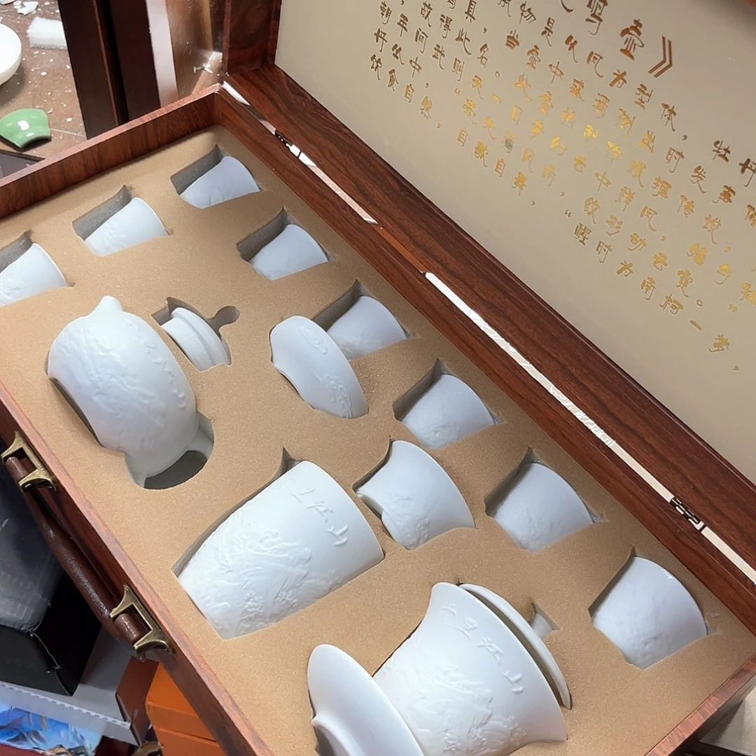 孤品茶具套装等。