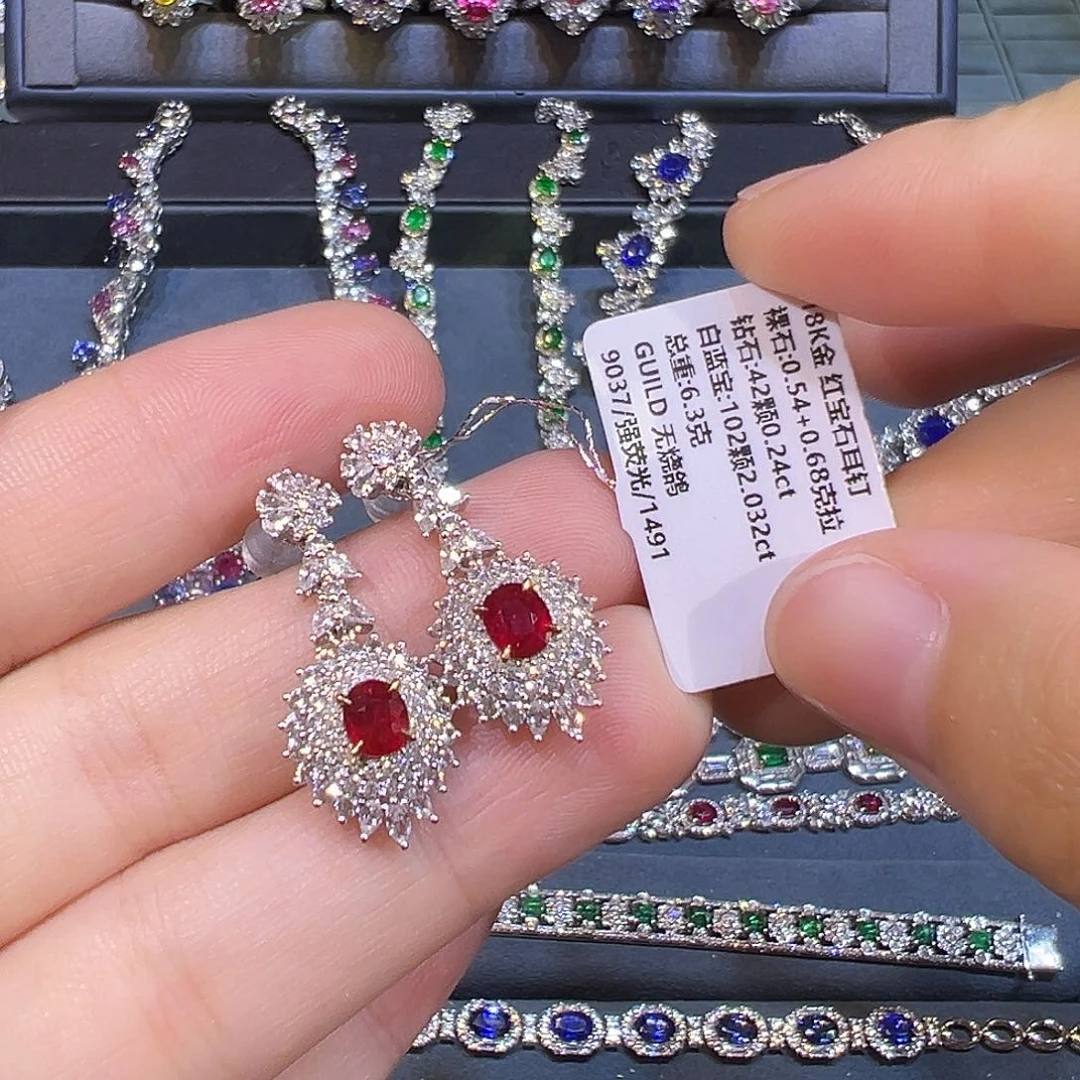 耳钉18K金镶嵌红宝石