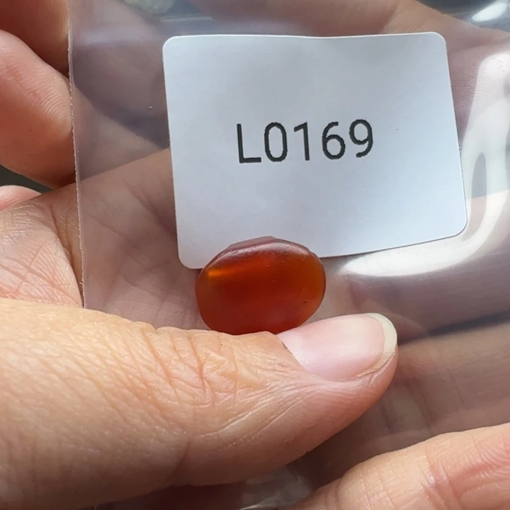 川***化玛瑙/玉髓未镶嵌珠宝半成品