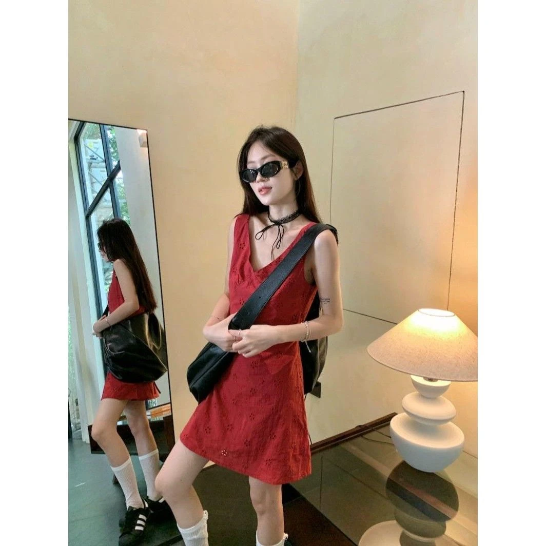 迎熙法式红色领无袖背心连衣裙子女夏季新款高级感海边度假短裙