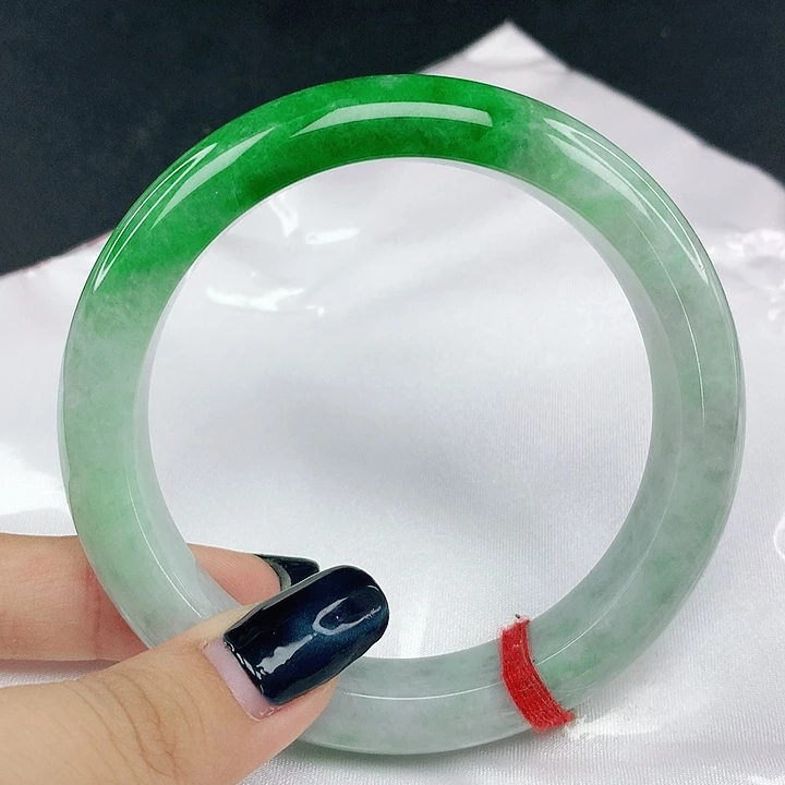 翡翠手镯未镶嵌圈62.5，0B02