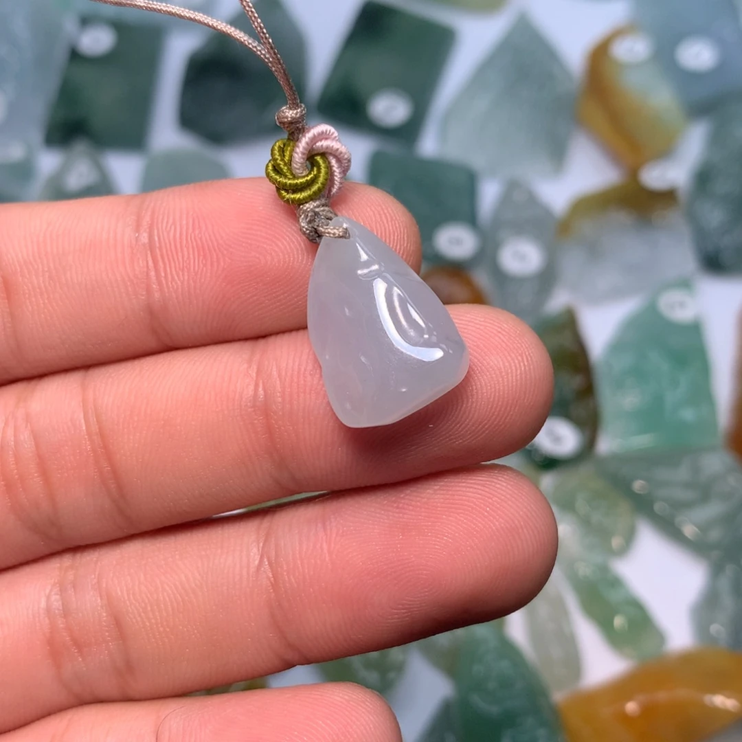 翡翠未镶嵌颈饰冰胶随行