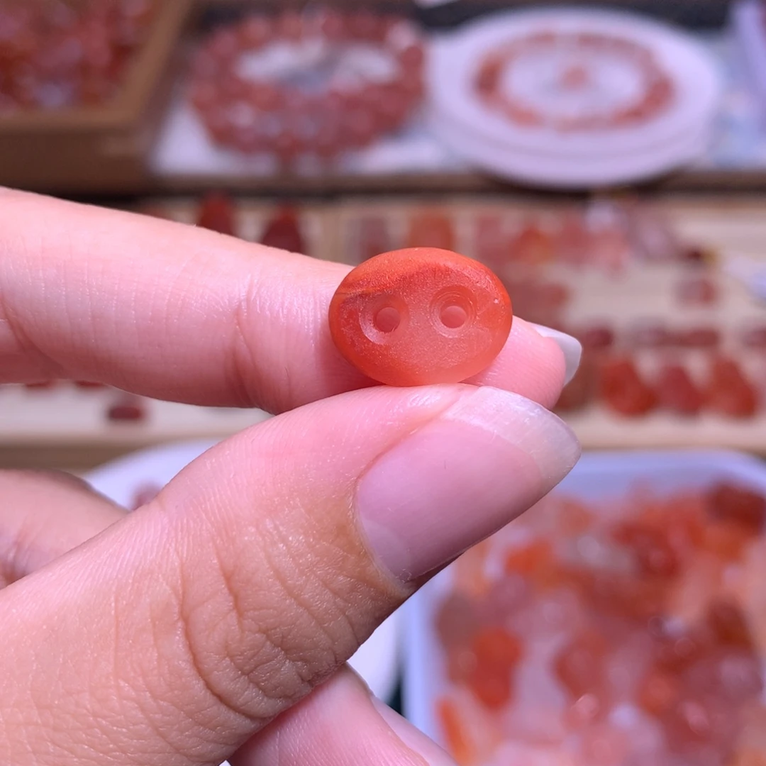 南红玛瑙未镶嵌珠宝半成品猪鼻扣