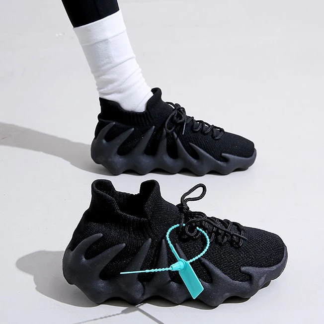 春季2025新款黑色百搭防滑软底工作鞋女八爪鱼椰子鞋女飞织运动鞋