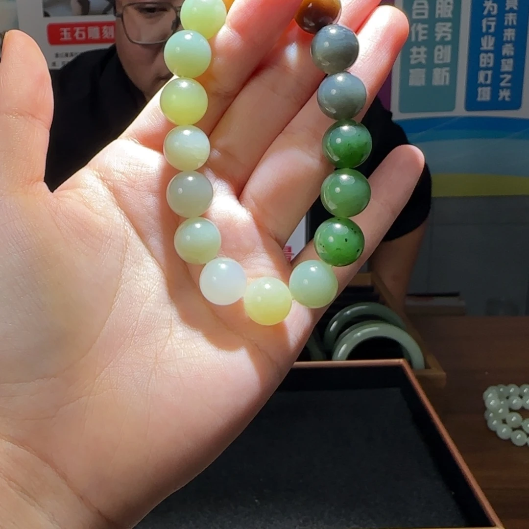 未镶嵌和田玉车挂