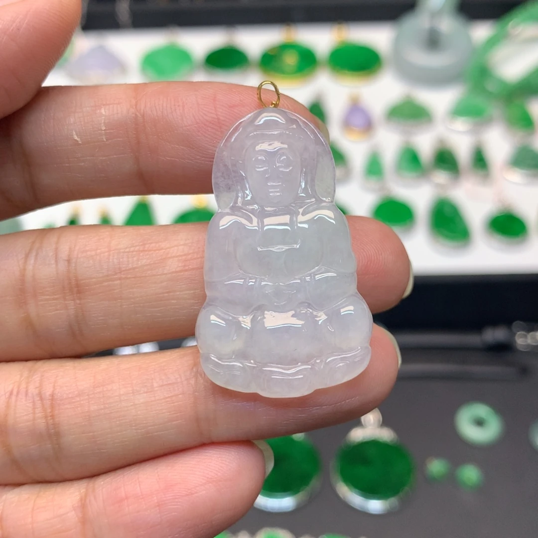 翡翠18K金镶嵌颈饰有纹裂