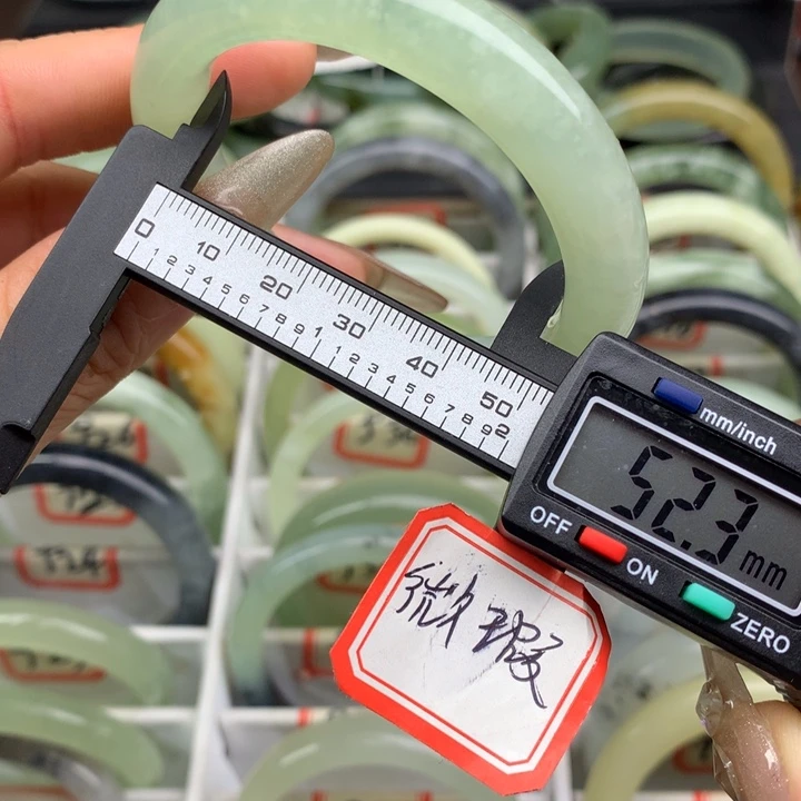 蛇纹石玉未镶嵌手镯932