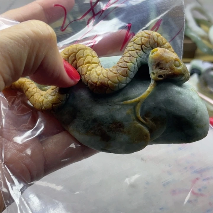 芳***欢定制翡翠未镶嵌毛货
