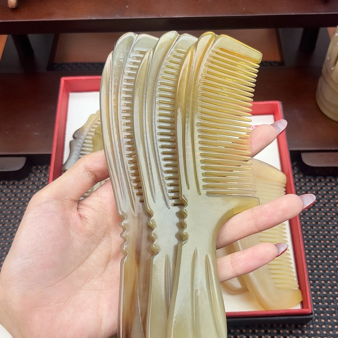 纯手工制作纯牛角梳子