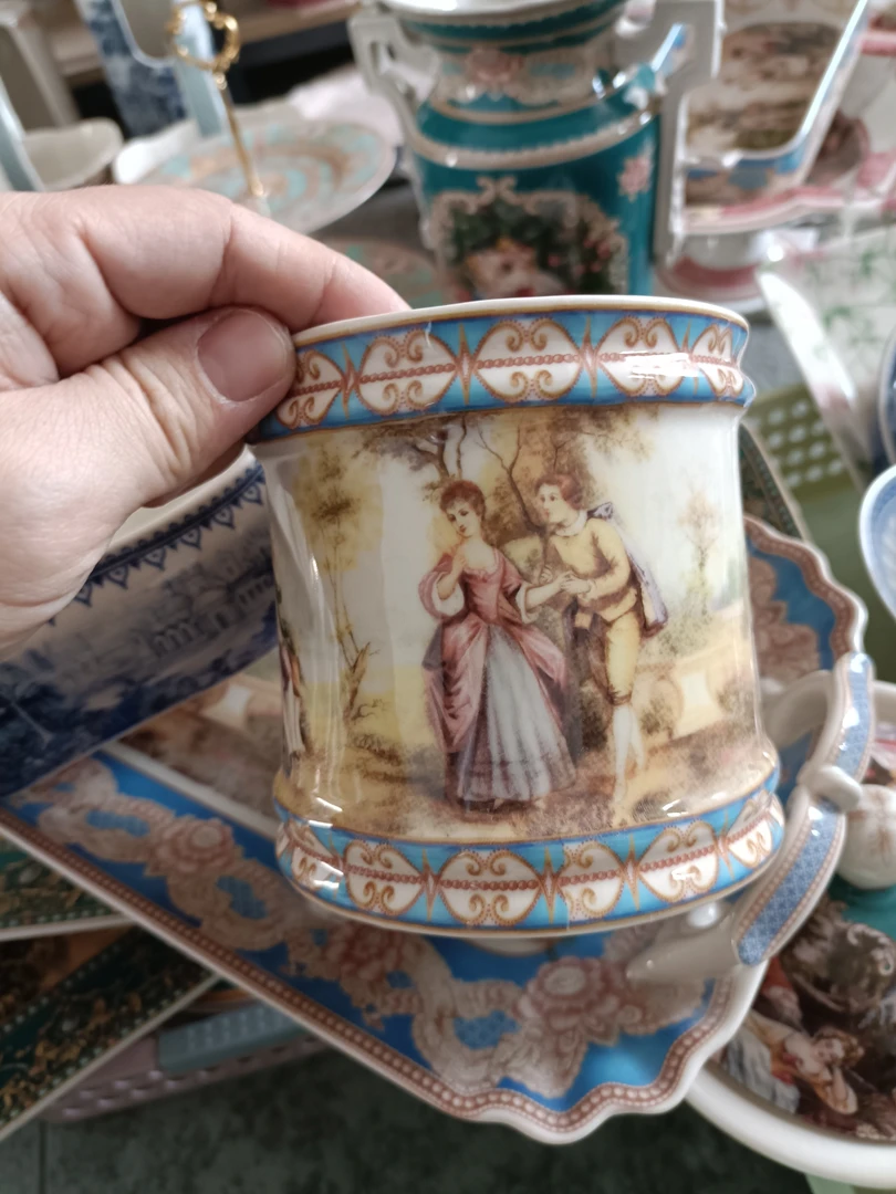 雅顿黑瓷蓝色丝带无盖罐子