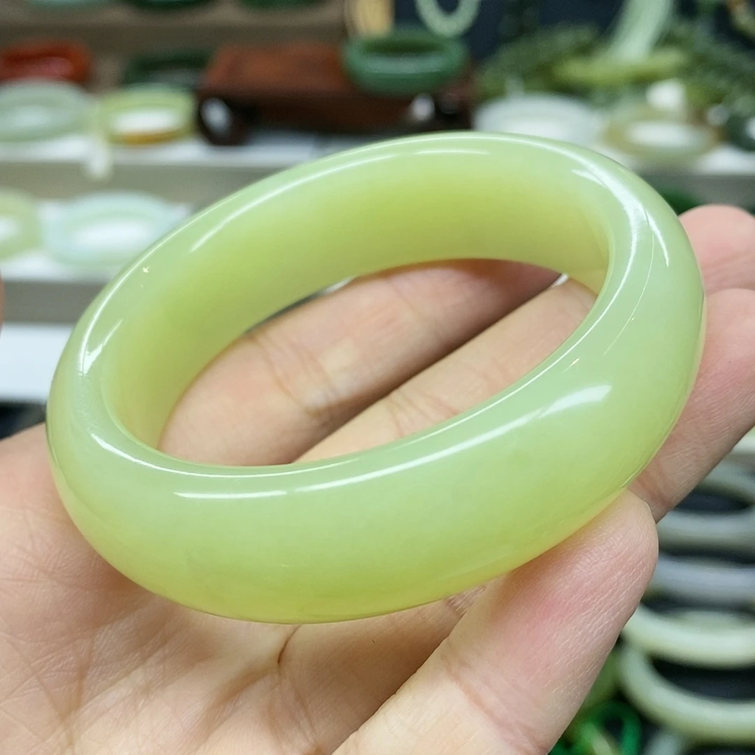 【闪购商品】未镶嵌手镯和田玉