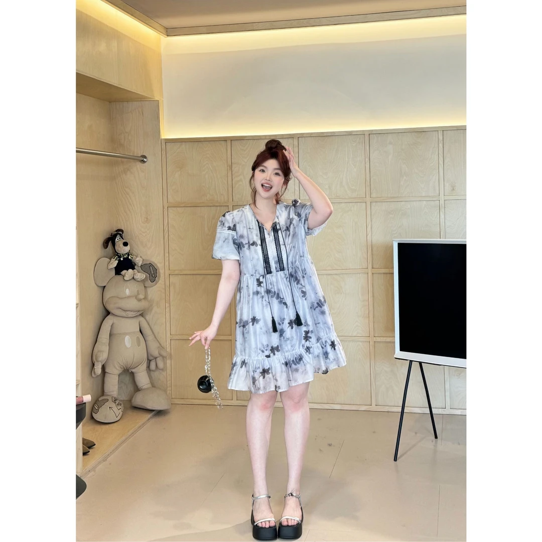 晶咕【夏日语】法式晕染花叶胸前领口蕾丝拼接系带灯笼袖蛋糕裙