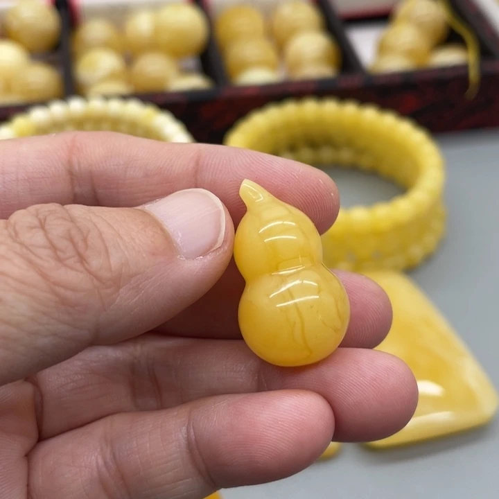 裸石琥珀未镶嵌蜜蜡