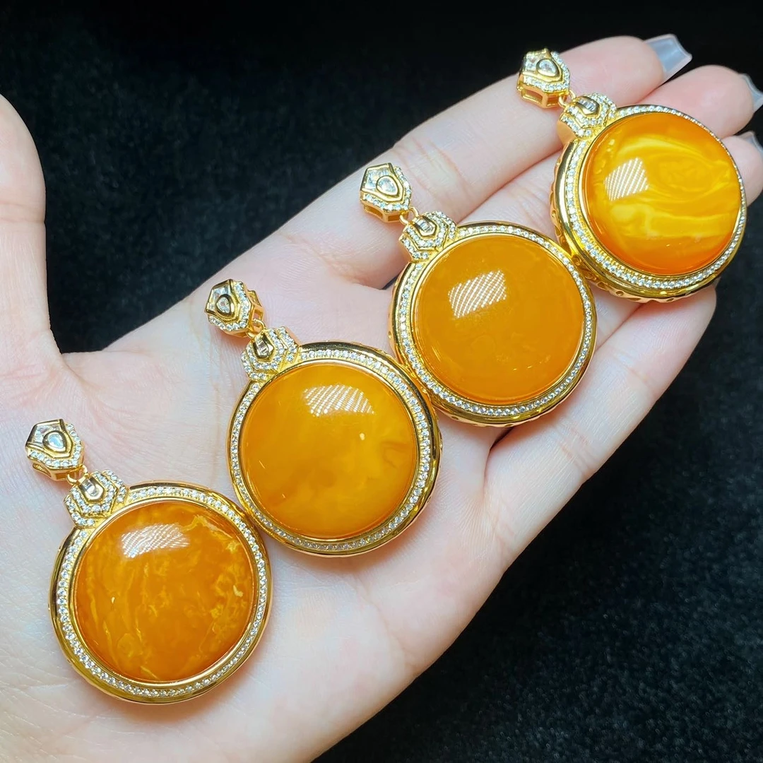 【云上好物】17 DS70795-S925银镶嵌蜜蜡吊坠-多样性发一件24mm（JG）