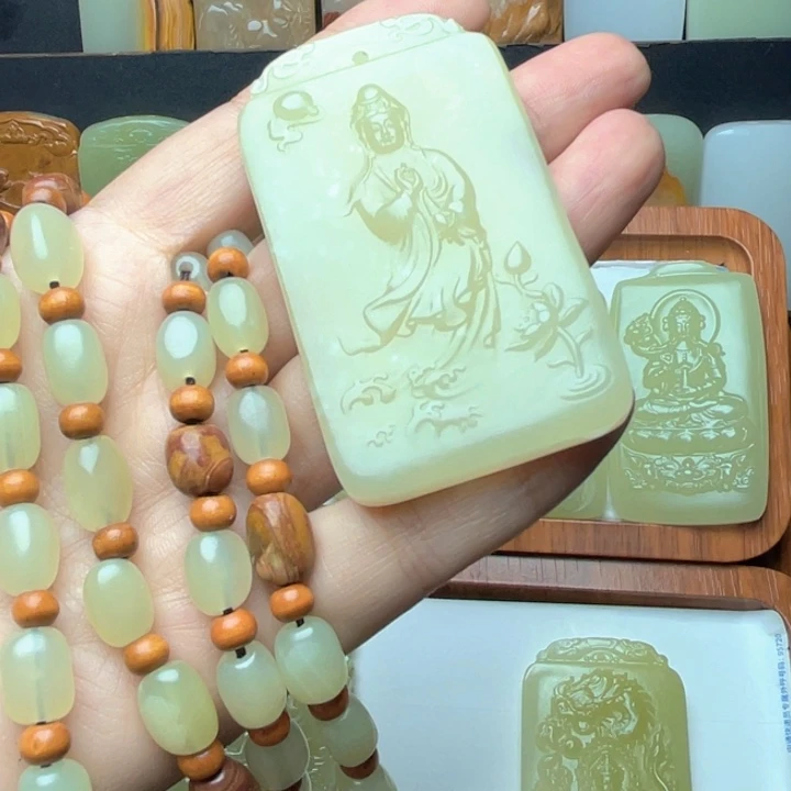 汤***安新疆昆仑山料牌子