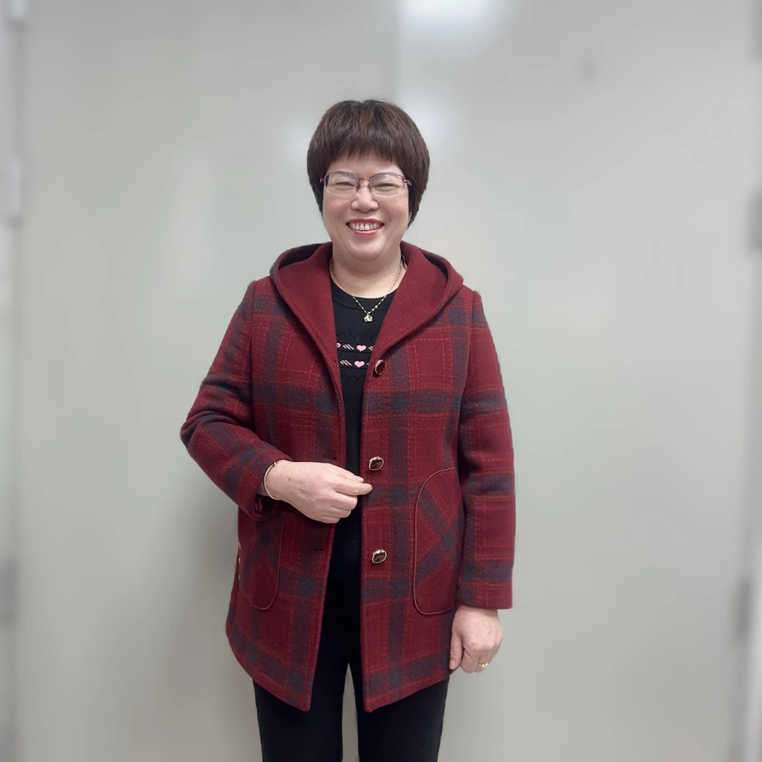 2025秋冬新款中老年妈妈装连帽格子宽松百搭毛呢外套