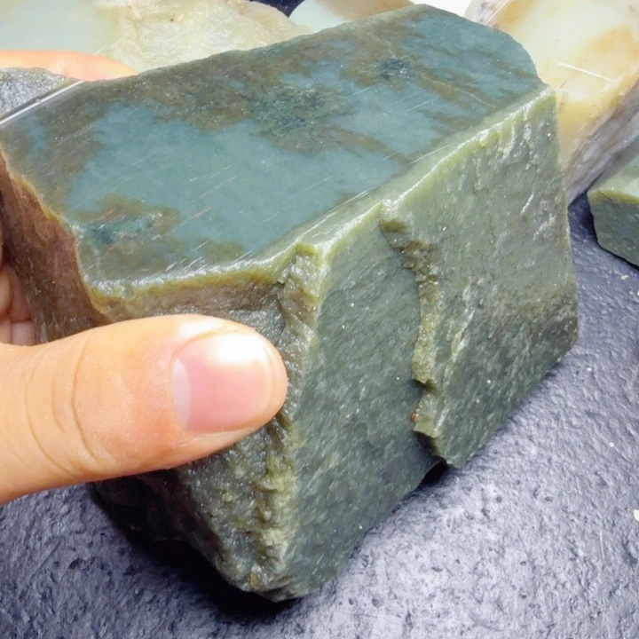 和田玉（糖玉）未镶嵌珠宝奇石