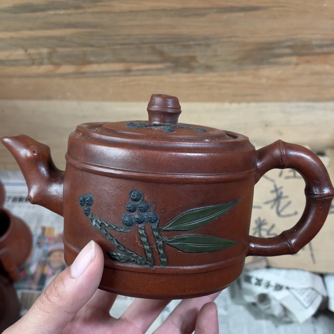 茶壶紫砂老厂紫砂壶一件。
