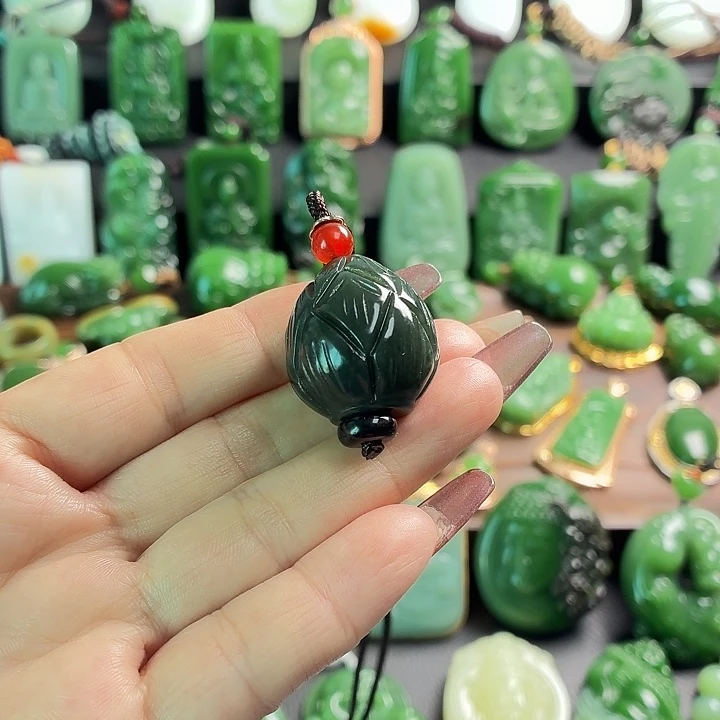 和田玉未镶嵌挂件