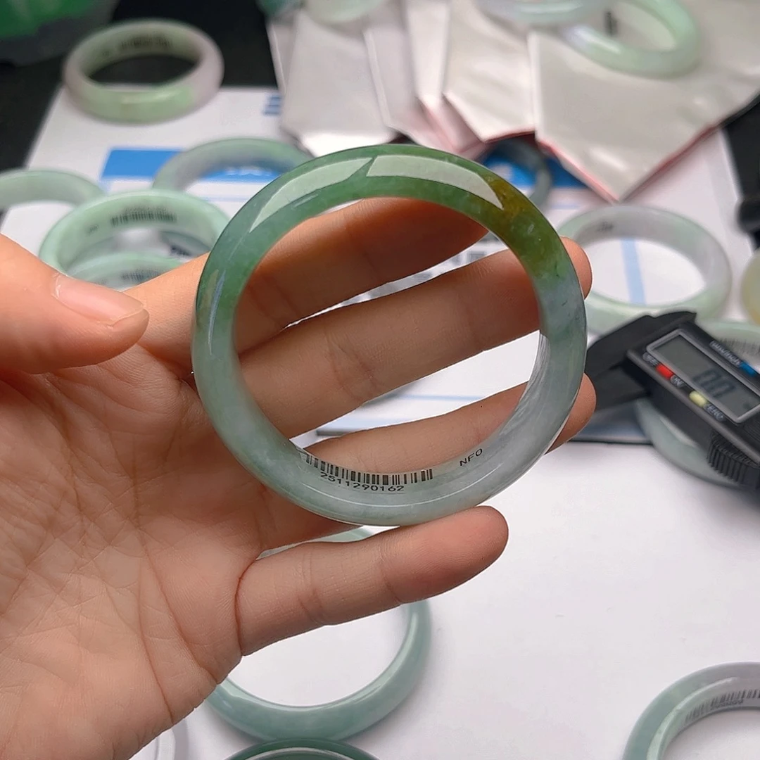 未镶嵌手镯翡翠5556x5.  77